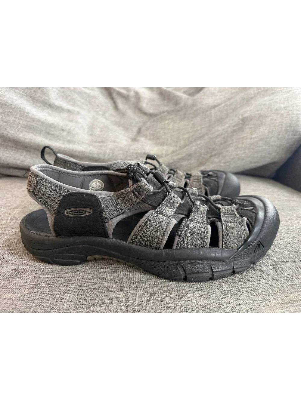 Keen Newport H2 Waterproof Sandals Mens 11 Gray Black Hiking Water Shoes